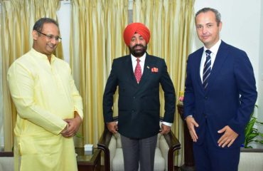 The ambassador of Lithuania Julius Paraniviusius and Vice Chancellor of Dev Sanskriti University, Dr Chinmaya Pandey paid a courtesy call on Governor