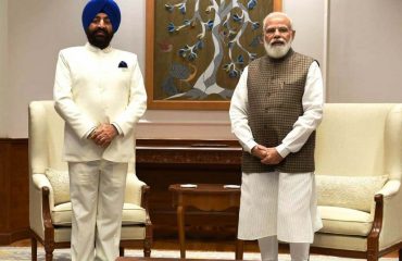 प्रधानमंत्री आवास नई दिल्ली में माननीय प्रधानमंत्री श्री नरेन्द्र मोदी से मुलाकात करते हुए राज्यपाल लेफ्टिनेंट जनरल श्री गुरमीत सिंह (से नि)।