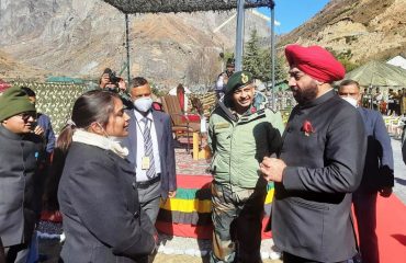 04-11-2021 : राज्यपाल ने सरहद पर तैनात देश के जवानों के साथ दीवाली मनाई।