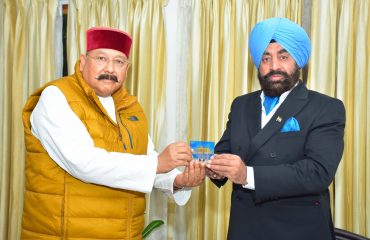 Cabinet Minister Shri Ganesh Joshi called on Governor