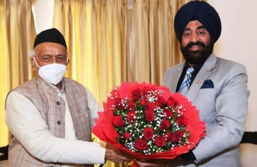 राज्यपाल लेफ्टिनेंट जनरल (से. नि.) गुरमीत सिंह से राजभवन में महाराष्ट्र के राज्यपाल श्री भगत सिंह कोश्यारी ने शिष्टाचार भेंट की।
