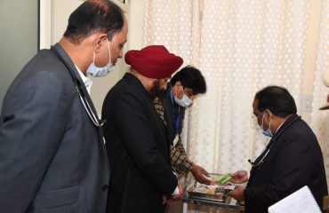 16-11-2021 : Governor inspected the dispensary at Raj Bhawan.