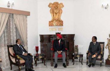 राज्यपाल ले ज गुरमीत सिंह (से नि) से राजभवन में बुधवार को कर्नल आर एस खत्री ने शिष्टाचार भेंट की।