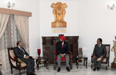 राज्यपाल ले ज गुरमीत सिंह (से नि) से राजभवन में बुधवार को कर्नल आर एस खत्री ने शिष्टाचार भेंट की।