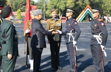 राष्ट्रपति श्री राम नाथ कोविंद ने शनिवार को भारतीय सैन्य अकादमी की पासिंग आउट परेड की समीक्षा की।