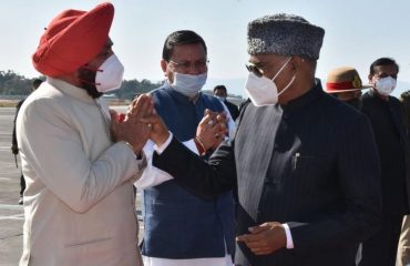 Governor Lt Gen Gurmeet Singh (S) and Chief Minister Shri Pushkar Singh Dhami bidding farewell to President Shri Ram Nath Kovind at Jolly Grant Airport.