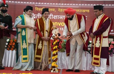 Inaugurating by lighting the lamp on the occasion of the convocation of Doon University, Governor along with Cabinet Minister Dr. Dhan Singh Rawat, social worker Mata Mangala ji and V C Doon University Prof. Surekha Dangwal.