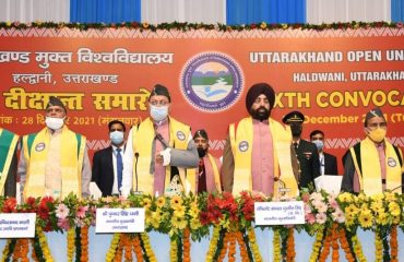 Governor addressing the opportunity of the sixth convocation of Uttarakhand Open university in Haldwani.