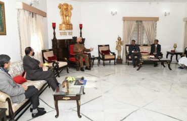 राज्य विश्वविद्यालयों के कुलपतियों के साथ उनकी चुनौतियां एवं भविष्य के रोडमैप पर विस्तृत चर्चा करते हुए राज्यपाल लेफ्टिनेंट जनरल गुरमीत सिंह (से नि)।