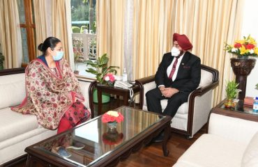 Dr. Tanveer Kaur Sethi, a representative of Sikh women, paying a courtesy call on Governor