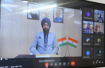उत्तराखण्ड के युवाओं से वर्चुअल माध्यम से संवाद करते हुए राज्यपाल।