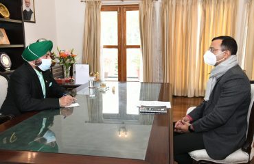 19-01-2022 : राज्यपाल गुरमीत सिंह से राजभवन में स्वास्थ्य सचिव डॉ पंकज कुमार पांडे ने मुलाकात की।