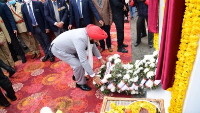 26-01-2022:Governor paid tributes on the occasion of Republic Day by laying a wreath at Veer Chakra Memorial Gate.
