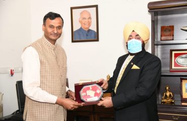 Surveyor General of India Shri Sunil Kumar met the Governor at Raj Bhavan.