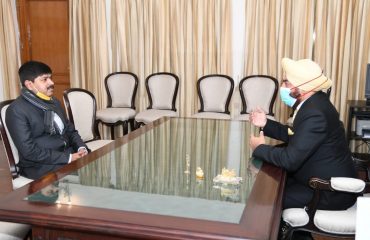 Secretary, Shri R Meenakshisundaram made a courtesy call on the Governor at the Raj Bhavan.