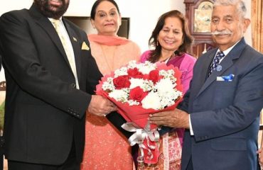 Governor welcomed the Governor of Arunachal Pradesh, Brigadier B D Mishra, on his arrival in Uttarakhand, at the Raj Bhawan on Thursday.