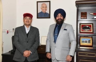 Secretary Finance Shri Amit Singh Negi called on Governor Lieutenant General Gurmit Singh (Retd) at Raj Bhawan on Saturday.