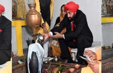 राज्यपाल तथा राज्य की प्रथम महिला ने महाशिवरात्रि के अवसर पर पूजा-अर्चना की