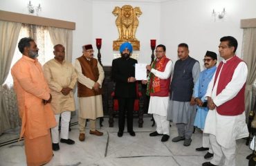 राज्यपाल से भेंट कर मुख्यमंत्री श्री पुष्कर सिंह धामी ने मुख्यमंत्री पद से त्याग पत्र सौंपा