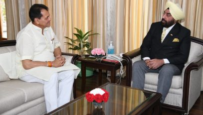 Cabinet Minister Shri Premchand Agrawal paid a courtesy call on Governor at Raj Bhawan on Thursday.