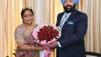 Speaker of Legislative Assembly Smt. Ritu Khanduri Bhusan called on the Governor