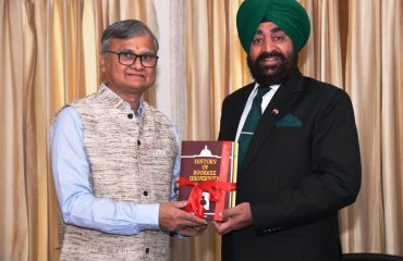 Rel Director of IIT Roorkee Shri Ajit Kumar Chaturvedi called on Governor010 dt 30 March