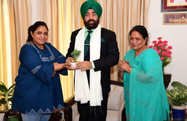 nternational Para Shooter Smt Dilraj Kaur called on Governor Lt Gen Gurmit Singh (Retd) at Rajbhawan on Wednesday.