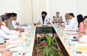 राज्यपाल ने राजभवन में निजी विश्वविद्यालयों के कुलपतियों के साथ बैठक की।