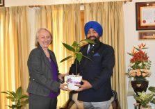 Governor Lieutenant General Gurmeet Singh (Secretary) presenting an aromatic plant as a memento to British Deputy High Commissioner Carolyn Rowett at Raj Bhavan.;?>