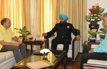 Governor Lt Gen Gurmit Singh (Retd.) Chairing a meeting regarding making Uttarakhand clean and plastic free.
