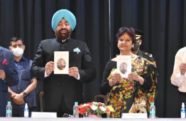 राज्यपाल ने ‘EVENING OF LIFE’ MY MEMOIRS :'Reminiscences of Army Life’ पुस्तकों का विमोचन किया।
