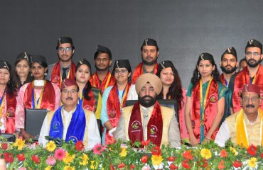 Governor Lt Gen Gurmeet Singh (R) with degree and medal holders at the 6th convocation ceremony of Veer Madho Singh Bhandari Uttarakhand Technological University, Dehradun.