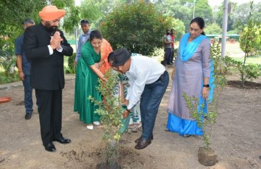 Governor Lt. Gen. Gurmeet Singh (Retd) and First Lady Mrs. Gurmeet Kaur along with the parents of late Lt commander Anant Kukreti planted a sapling in his memory.