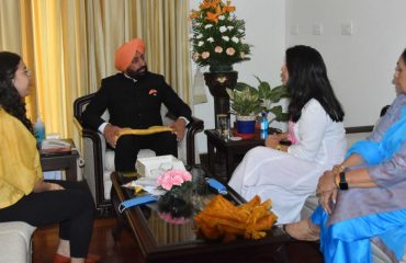 Governor Lt Gen Gurmit Singh (Retd) and First Lady Smt. Gurmit Kaur interacting with Alisha and Ankita Mandolia of 'Mulya' Association at Raj Bhavan.