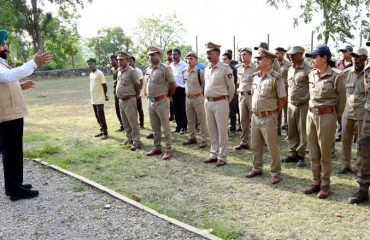 Governor with officers and employees working in Corbett Tiger Reserve.