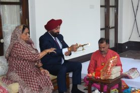 Governor performing Havan for the prosperity and prosperity of the state at Raj Bhavan Nainital.