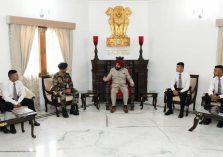 Governor interacting with Gentlemen Cadets commissioned into the Assam Regiment from the Indian Military Academy at Raj Bhavan.;?>