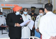 Governor Lt Gen Gurmit Singh (Retd) inspecting the BD Pandey Government District Hospital, Nainital.;?>