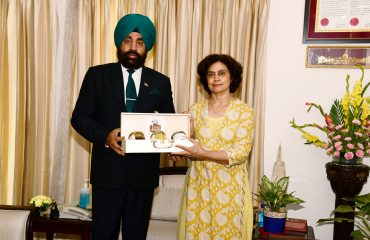 Dr. Renu Singh, Director, Forest Research Institute (FRI), paying a courtesy call on Governor Lt. Gen. Gurmit Singh (Retd) at Raj Bhawan.