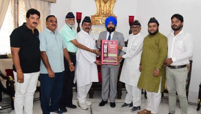 Delegation of Rashtriya Sainik Sanstha calling on Governor Lt Gen Gurmit Singh (retd) at Raj Bhawan.