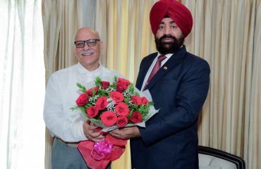 Shri Bhaskar Khulbe called on the Governor.