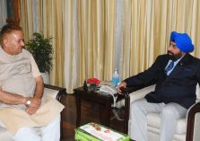 Cabinet Minister Ganesh Joshi called on the Governor Lt Gen Gurmit Singh (Retd) at Rajbhawan.;?>