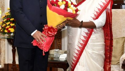 Governor paying a courtesy call on the President, Smt. Draupadi Murmu.