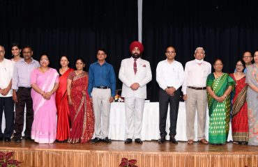 राजभवन में राज्य बाल कल्याण परिषद् की 15वीं आम सभा की बैठक के अवसर पर राज्यपाल।