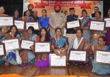 Awarded Women with Governor Lt. Gen Gurmit Singh (Retd)