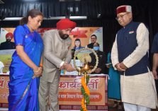 Governor Lt Gen Gurmit Singh (Retd) inaugurating the state level Tilu Rauteli and Anganwadi worker award program by lighting the lamp at IRDT auditorium, Dehradun.;?>