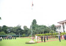 Governor hoisted the flag at the Raj Bhawan on the occasion .;?>