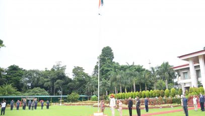 Governor hoisted the flag at the Raj Bhawan on the occasion .