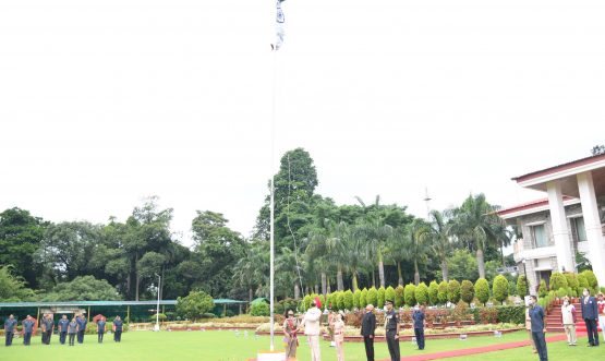 स्वतंत्रता दिवस के अवसर पर राजभवन में किया ध्वजारोहण।