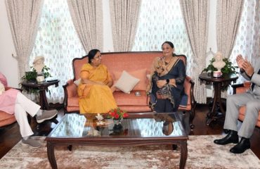 Former Governor and presently Uttar Pradesh Cabinet Minister Smt. Baby Rani Maurya met the Governor.